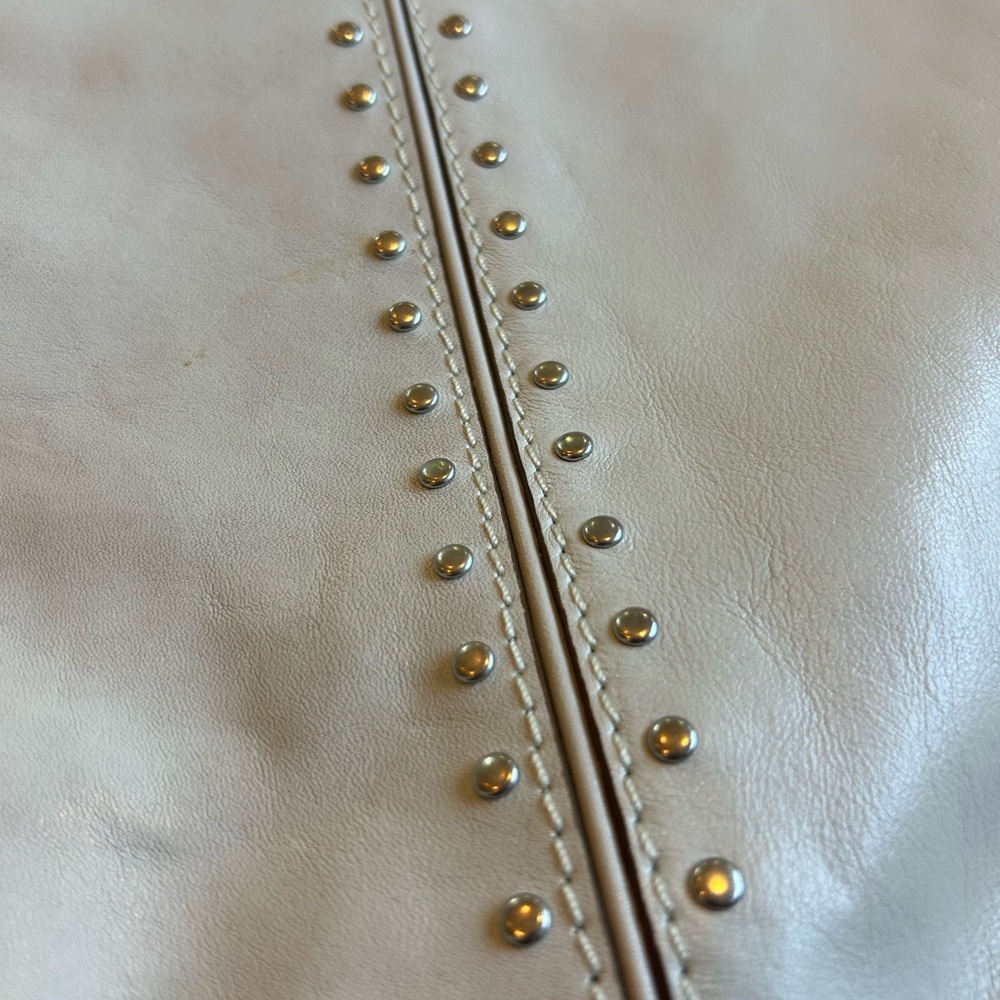 Michael Kors off white studded, oversize leather shoulder bag w dust bag - Picture 10 of 10